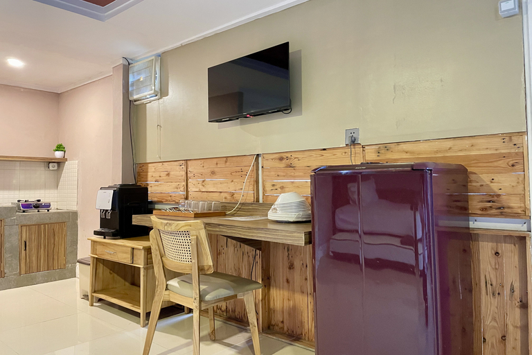 Dining Room 10