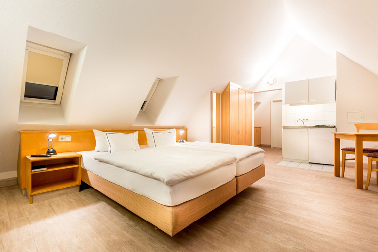 Bedroom 3, Hotel am Rokokogarten, Würzburg