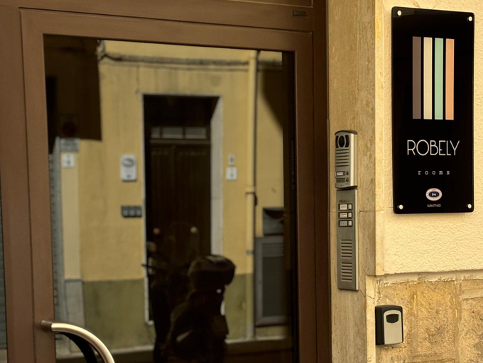 Others 3, Robely rooms, Sassari
