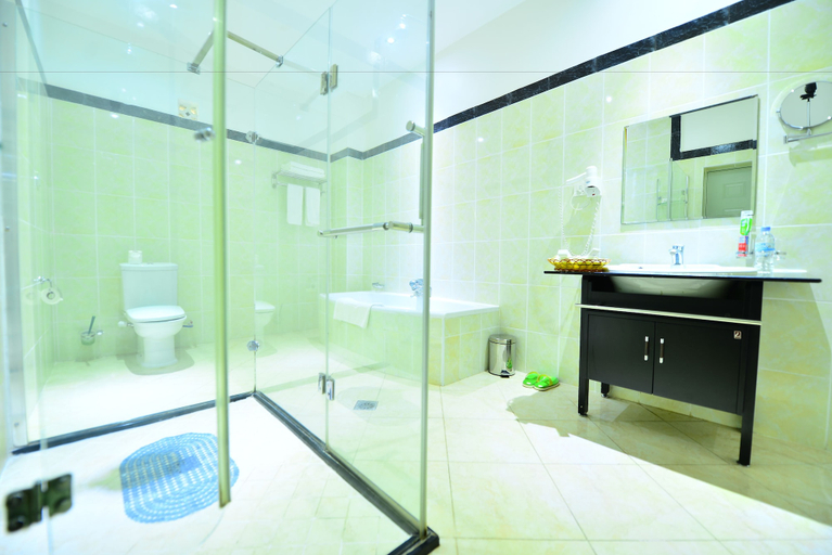 Bathroom 5, The Manor Hotel, Gasabo