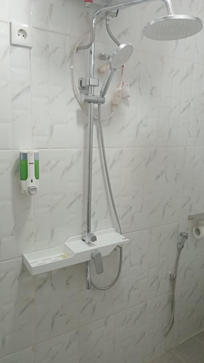 Bathroom 5, DE KOST SIRING Banjarmasin, Banjarmasin