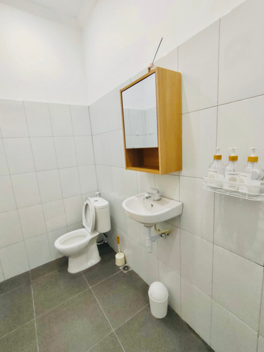 Bathroom 5, Hikari House Homestay Jogja, Sleman