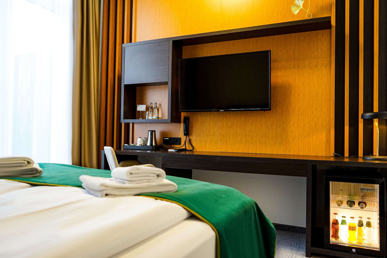 Bedroom 3, M-Pire Hotel Berlin, Berlin