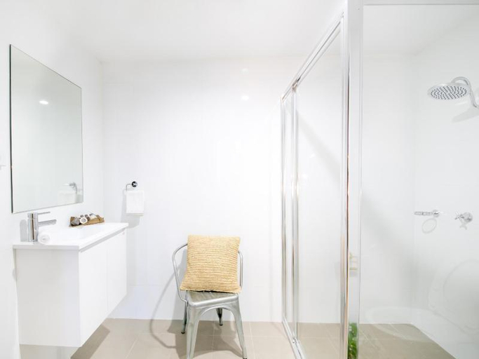 Bathroom 7