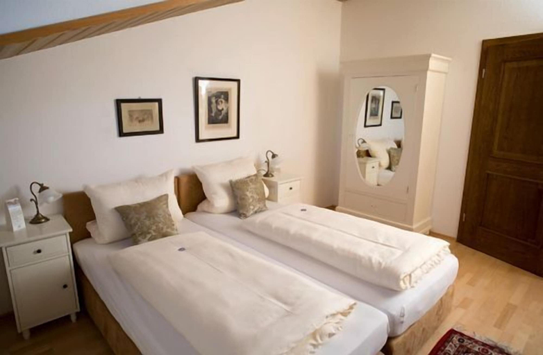 Bedroom 3, Alpina Hotel, Rosenheim
