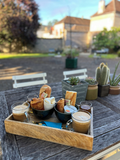 Food & Drinks