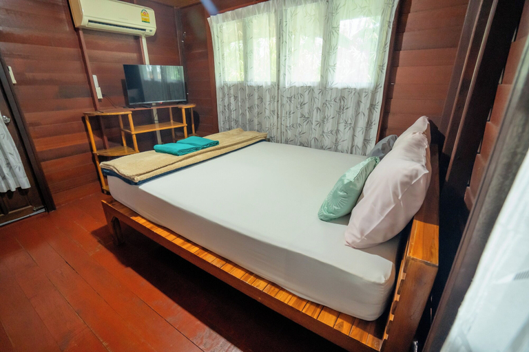 Bedroom 2, Ban Suan Bang Toei Homestay, Sam Phran