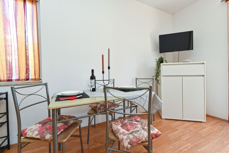 Others 5, Apartment 785, Pula