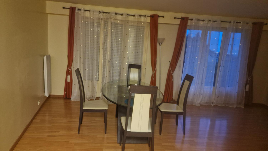 Others 3, Chambre balcon, Seine-Saint-Denis