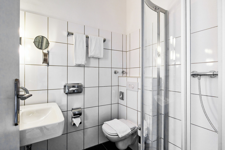 Bathroom 5, Hotel Gersfelder Hof, Fulda