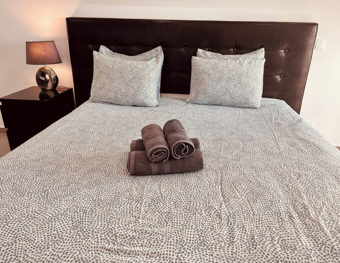 Room 4, Central Lagos apt With Marina Views Near Beaches, Lagos