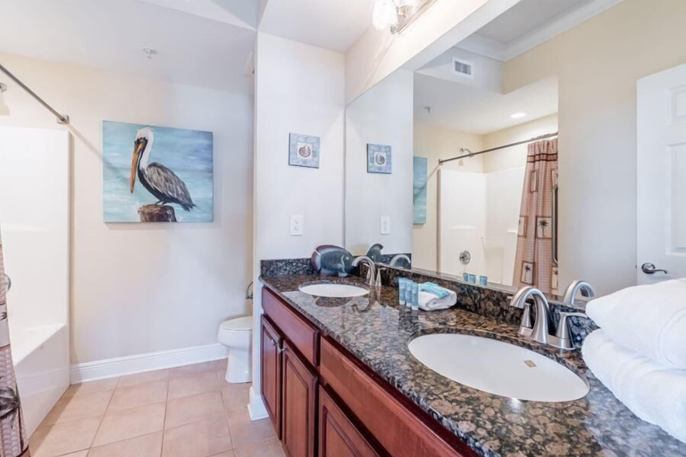 Bathroom 5, Crystal Tower 609, Baldwin