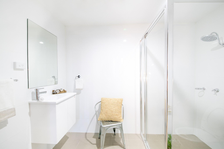 Bathroom 18