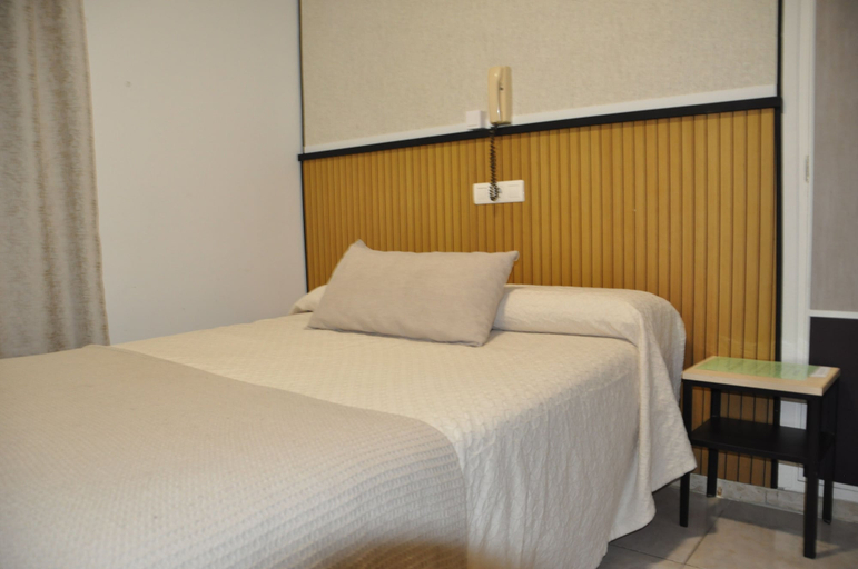 Bedroom 3, Hostal Ramón y Cajal, Valladolid