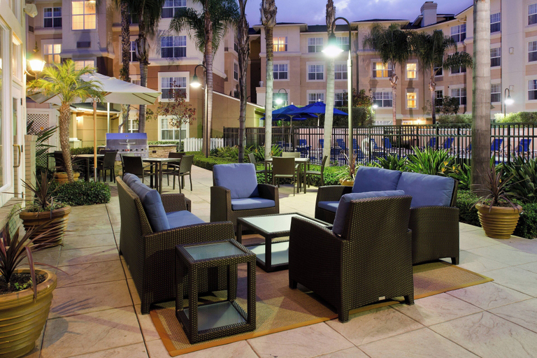 Food & Drinks 5, Residence Inn by Marriott Cypress Los Alamitos, Orange