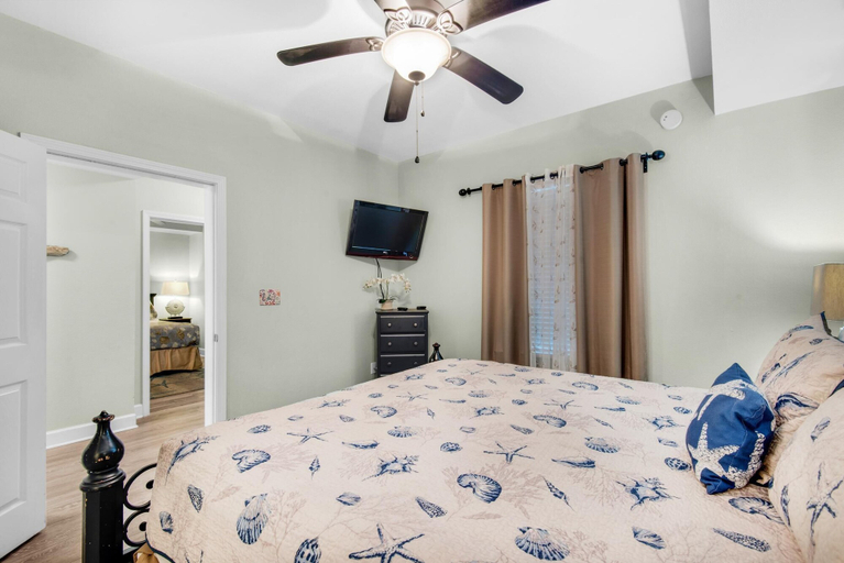 Bedroom 1, Tidewater 314 NEW, Bay
