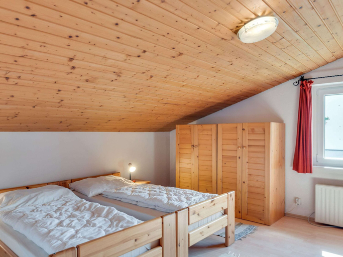 Bedroom 5, Spacious Chalet in Maishofen near Forest, Zell am See