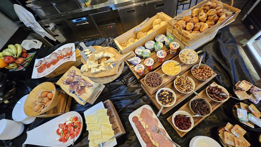 Food & Drinks 5, Hotel Amfiteatar, Pula