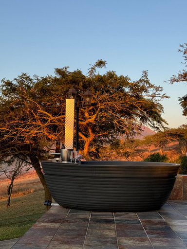 Others 2, Tranquility-Ukuthula Game Farm Guesthouse with Hot Tub, Uthukela