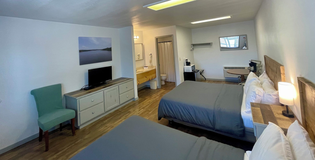 Bedroom 2, The Klassic Inn, Cleburne