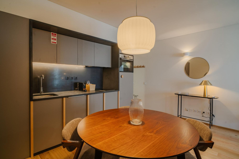 Others 3, Feel Corporate Housing Campanh 08, Porto