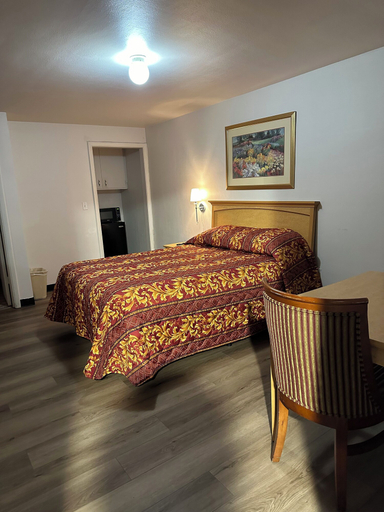 Bedroom 2, New West Motel, SeaTac