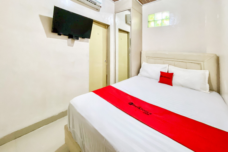 RedDoorz @ Dipanegara Homestay, Medan