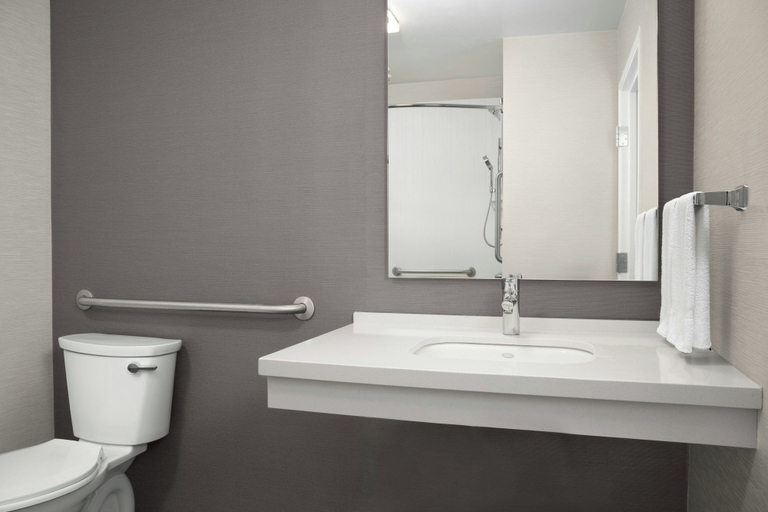 Bathroom 4, Courtyard by Marriott Lakeland, Polk