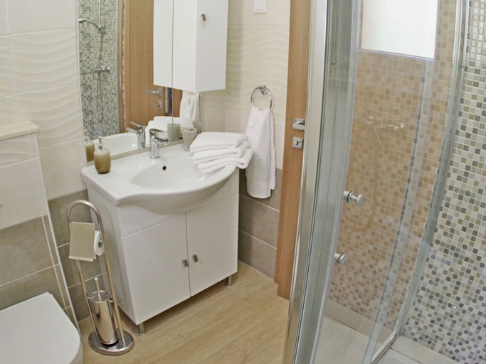 Bathroom 4, Apartment in Valbandon With Terrace, Fažana