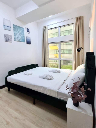Bedroom 3, Cozy 2BR apartment San Lorenzo Netflix 4KM Airport, Makati City