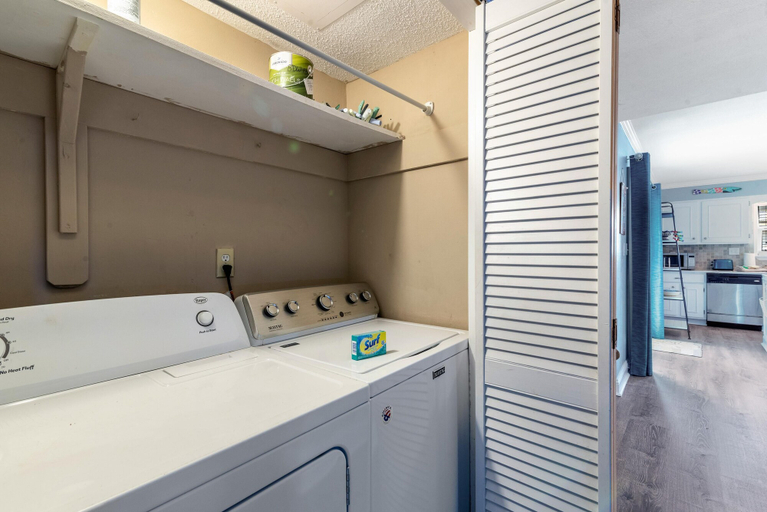Bathroom 3, Boardwalk F3, Escambia