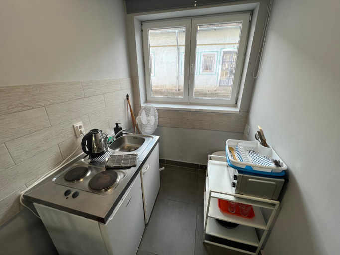 Others 5, Malata Homes, Budapesti