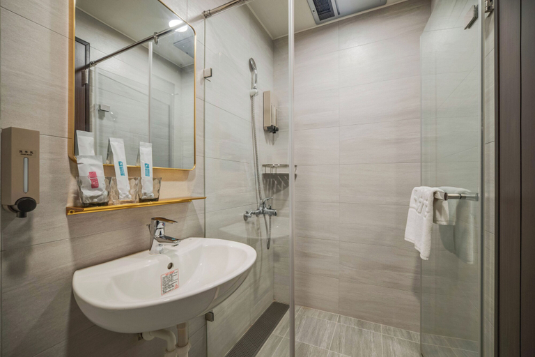 Bathroom 5, Fun Stay Inn Chengdu, Taipei City