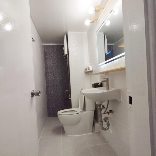 Others 2, NK hostel 18, Pak Kret
