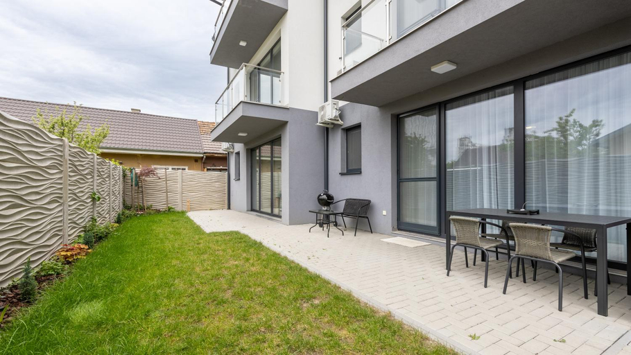 Others 5, AV apart hotel, Senec