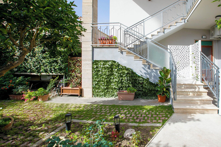 Exterior & Views, DOMINA Guest House - Luxory Room, Roma