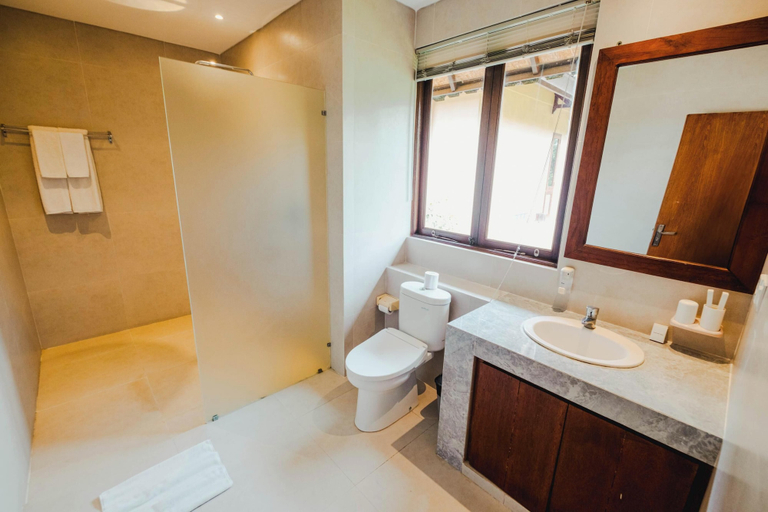 Bathroom 9