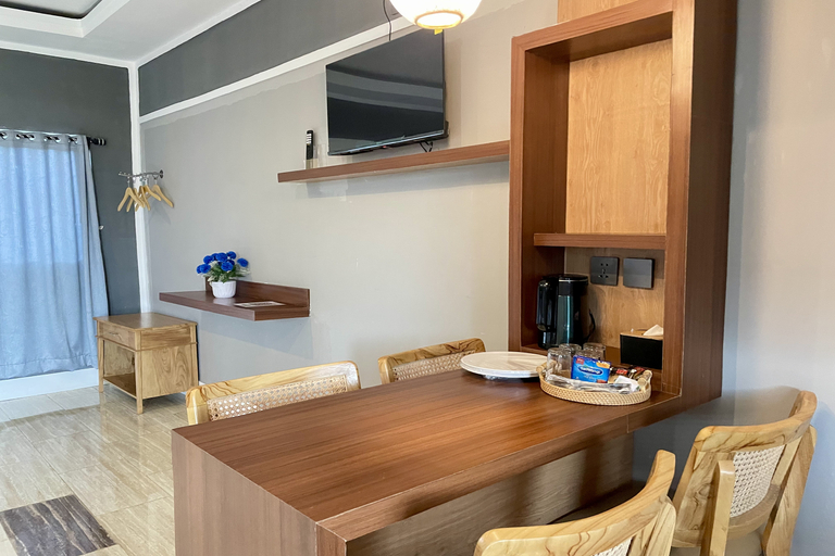 Dining Room 12