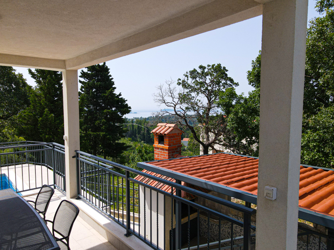 Others 5, Villa Mambo, Župa Dubrovačka