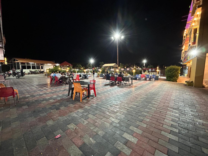 Food & Drinks 4, Hotel Madhuvan Ujjain, Ujjain
