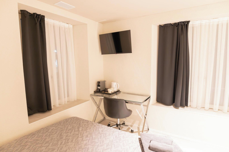 Others 3, Hotel Rütli am Bahnhof Rüti ZH, Hinwil