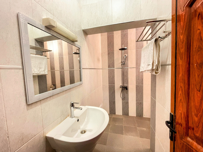 Bathroom 3, Lighthouse Signature Suites, Dakar