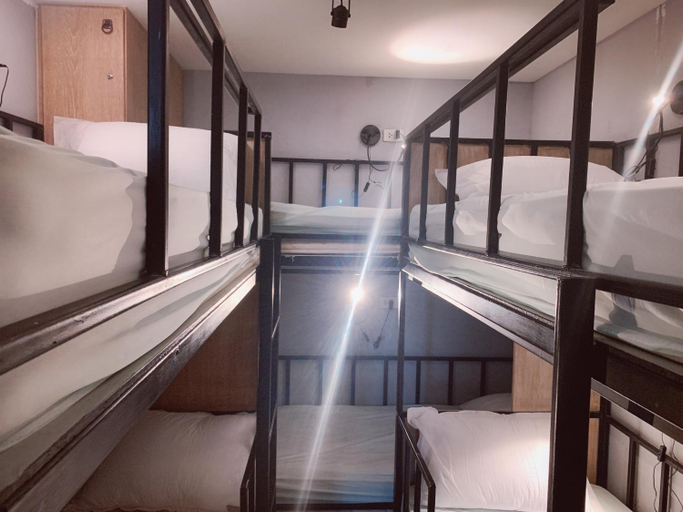 Bedroom 25