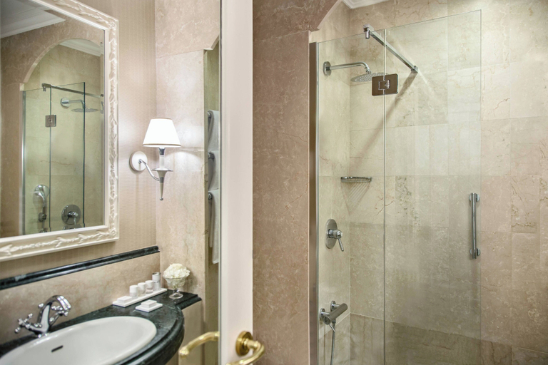 Bathroom 3, Rome Marriott Grand Hotel Flora, Roma