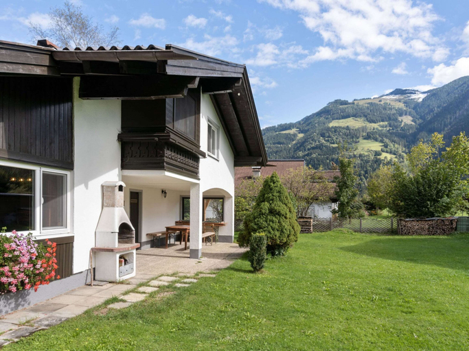 Spacious Chalet in Maishofen near Forest, Zell am See