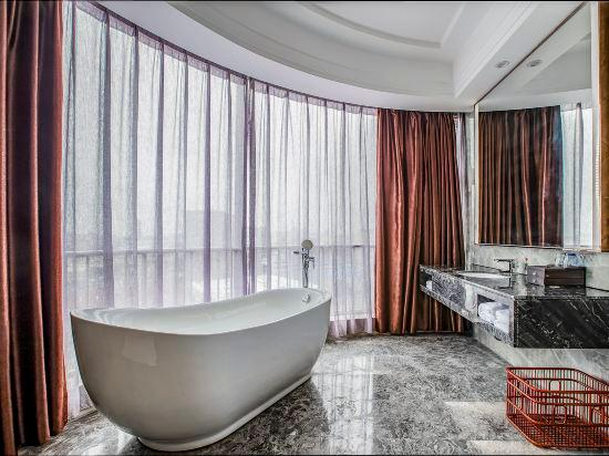 Bathroom 10