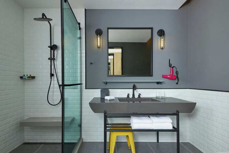 Bathroom 4, Moxy Shanghai Xuhui, Shanghai