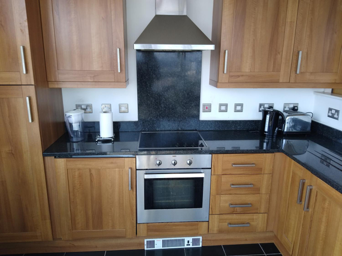 Others 3, Room in Luxurious Penthouse Apartment, London