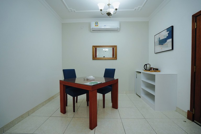 Dining Room 10