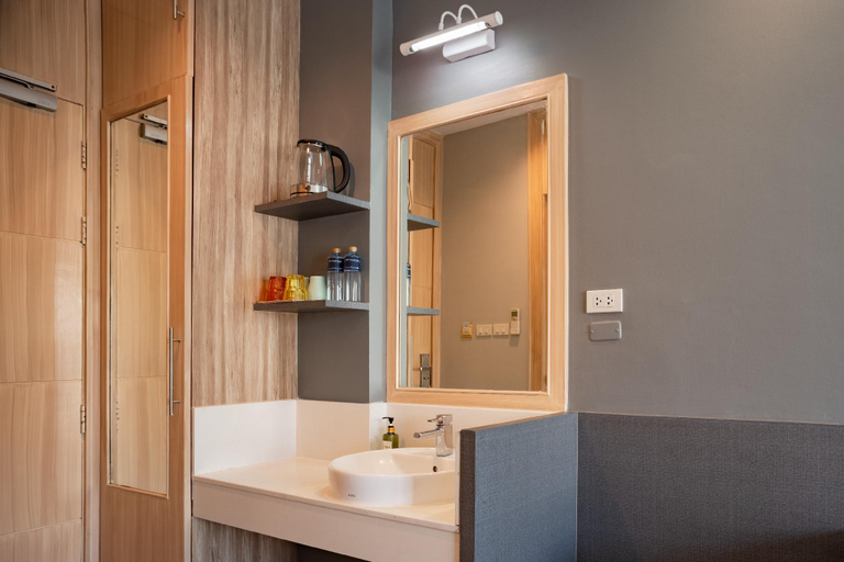 Bathroom 11
